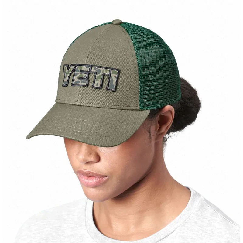 YETI CAMO LOGO BADGE TRUCKER HAT OLIVE | GORRA TRUCKER AJUSTABLE - Imagen 5
