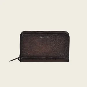 Documentera en piel genuina de tiburón