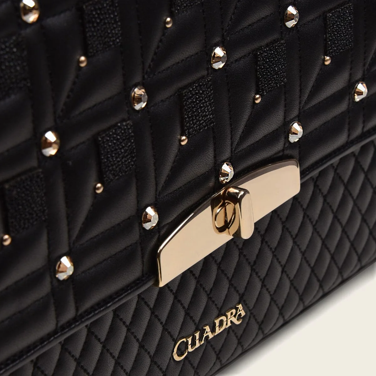 Bolso con piel de mantarraya y cristales - Imagen 4