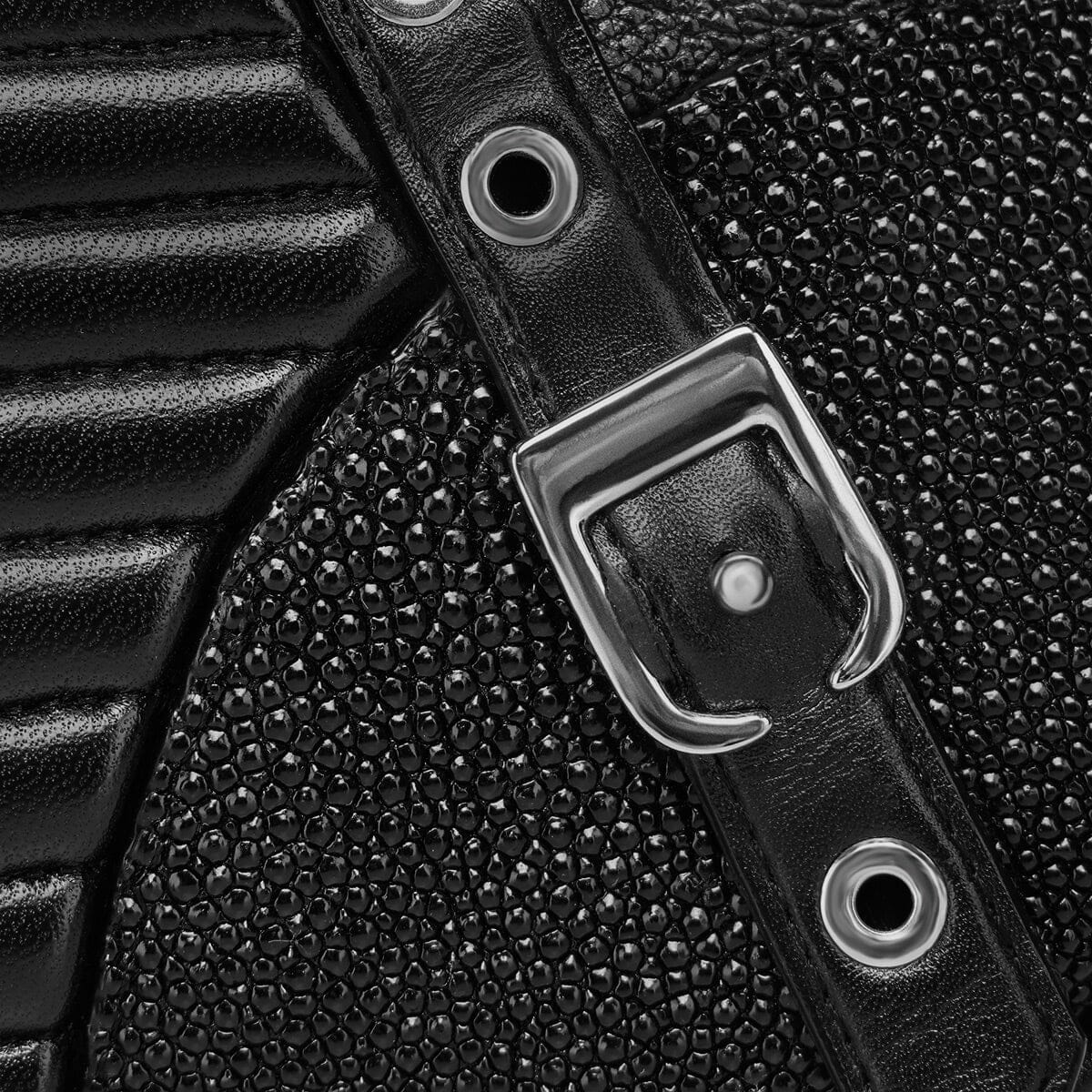 Crossbody en piel genuina de mantarraya para dama - Imagen 9