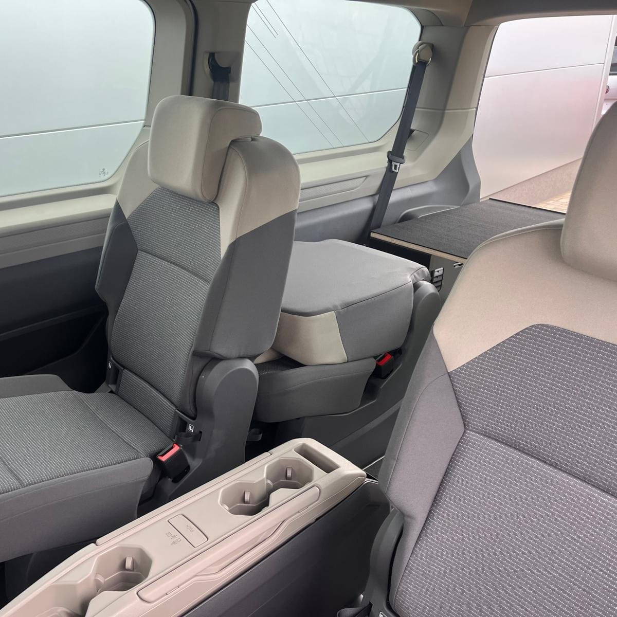 Bandeja Extraible Maletero VW T7 Multivan e ID-Buzz - Imagen 6